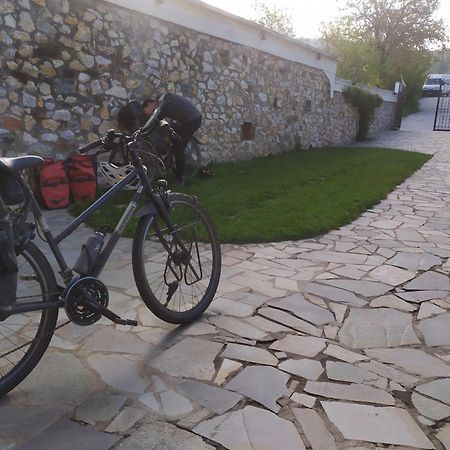 Smallhotel - Vevi Dış mekan fotoğraf