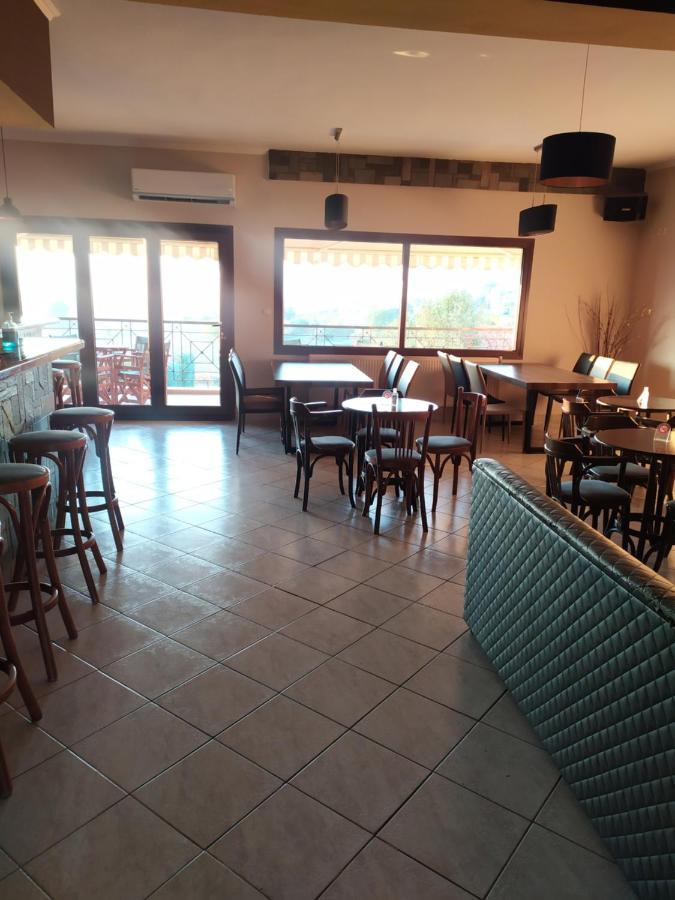 Smallhotel - Vevi Dış mekan fotoğraf