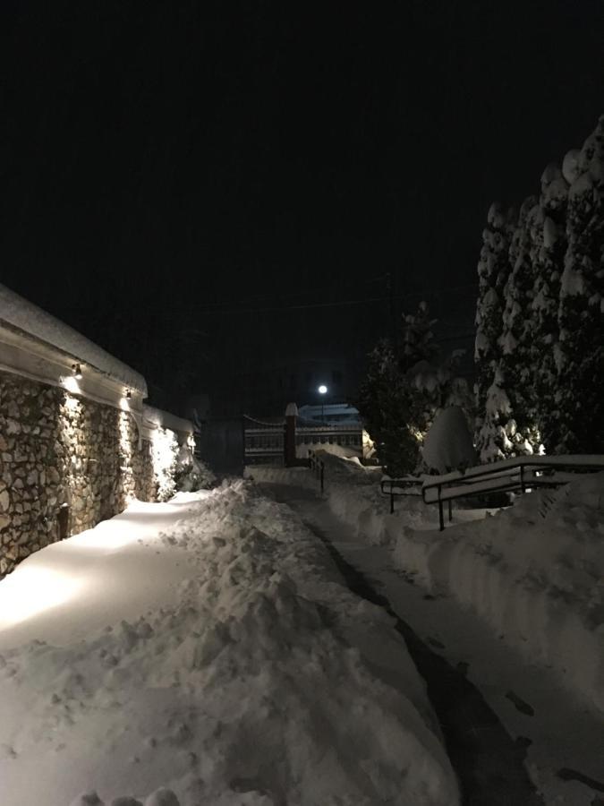 Smallhotel - Vevi Dış mekan fotoğraf