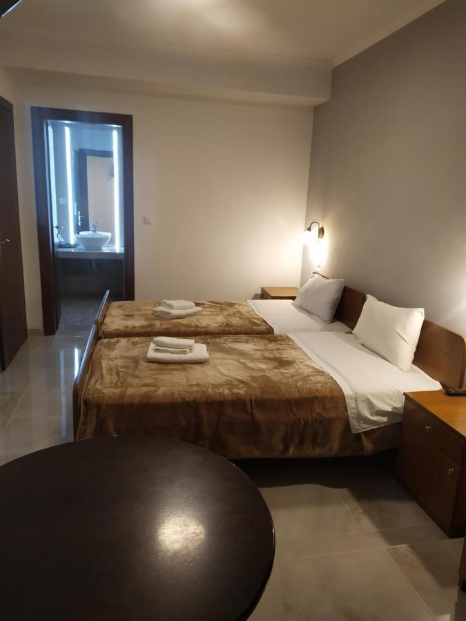 Smallhotel - Vevi Dış mekan fotoğraf