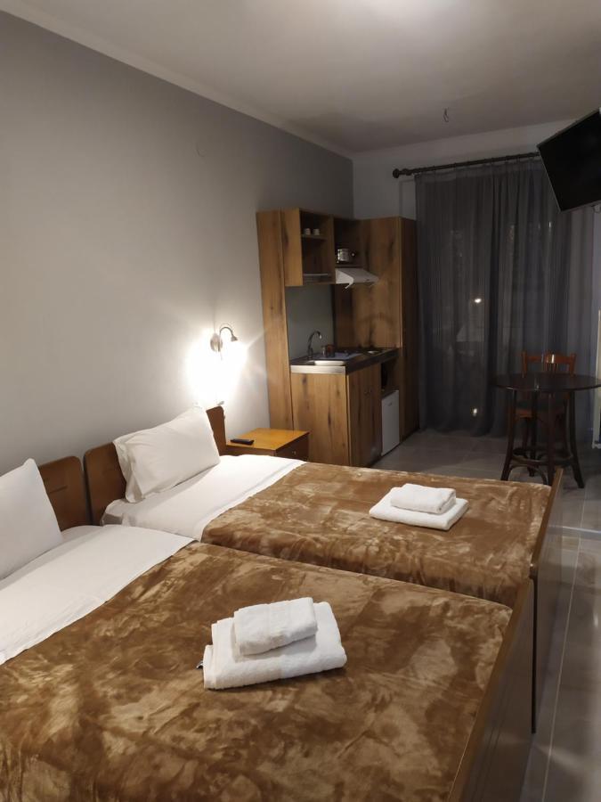 Smallhotel - Vevi Dış mekan fotoğraf