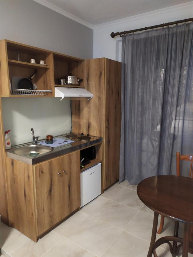 Smallhotel - Vevi Dış mekan fotoğraf