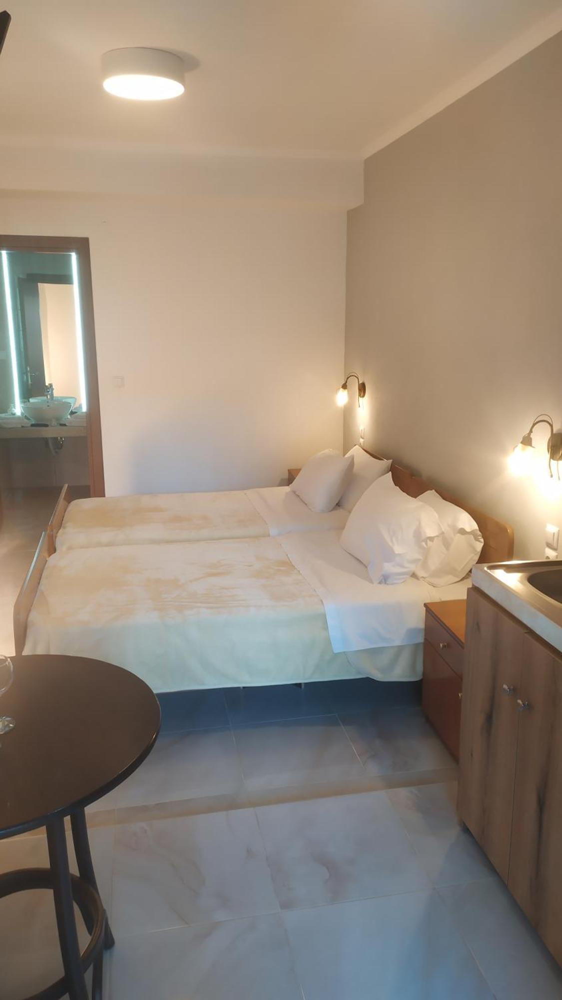 Smallhotel - Vevi Dış mekan fotoğraf
