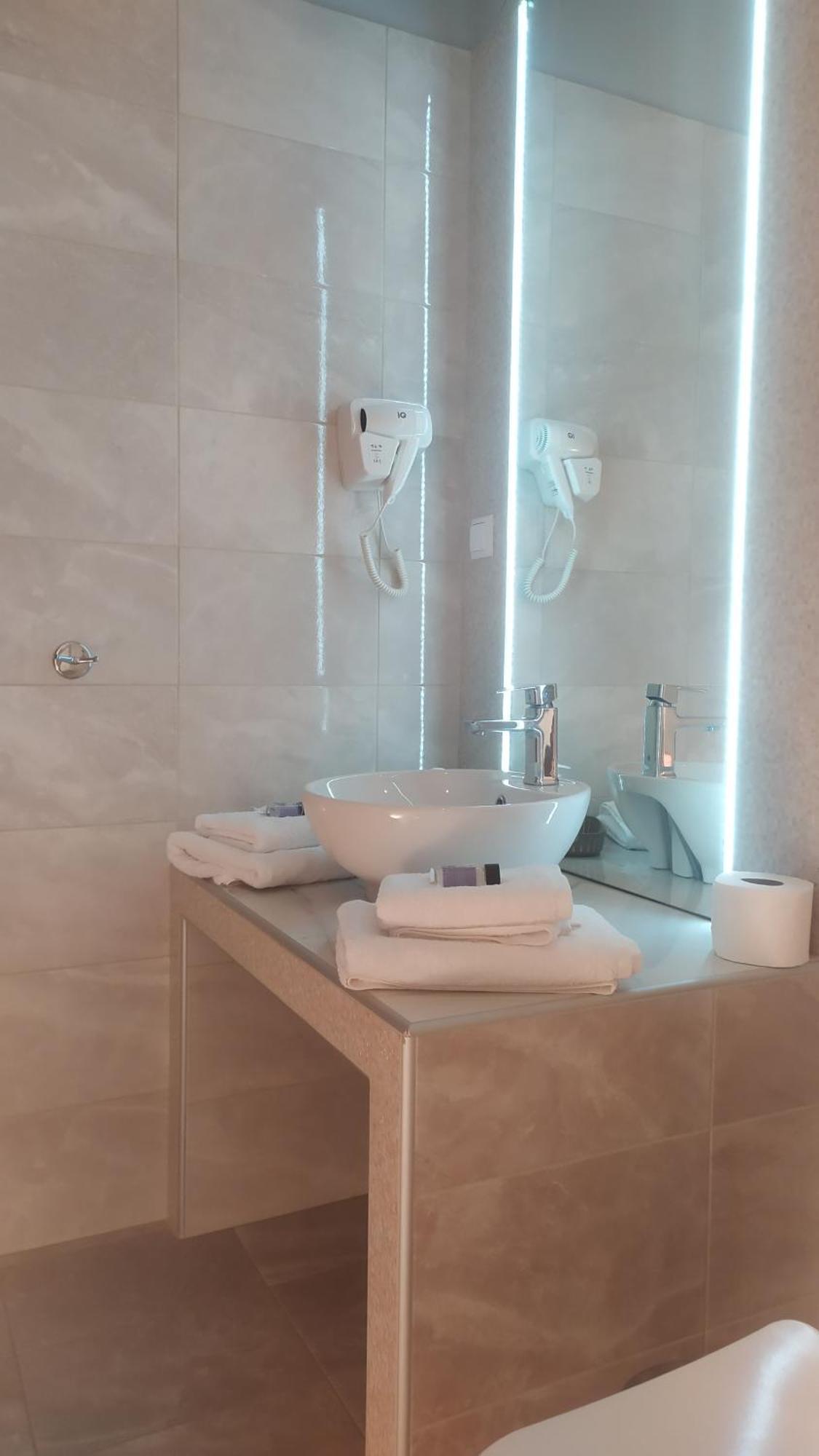 Smallhotel - Vevi Dış mekan fotoğraf